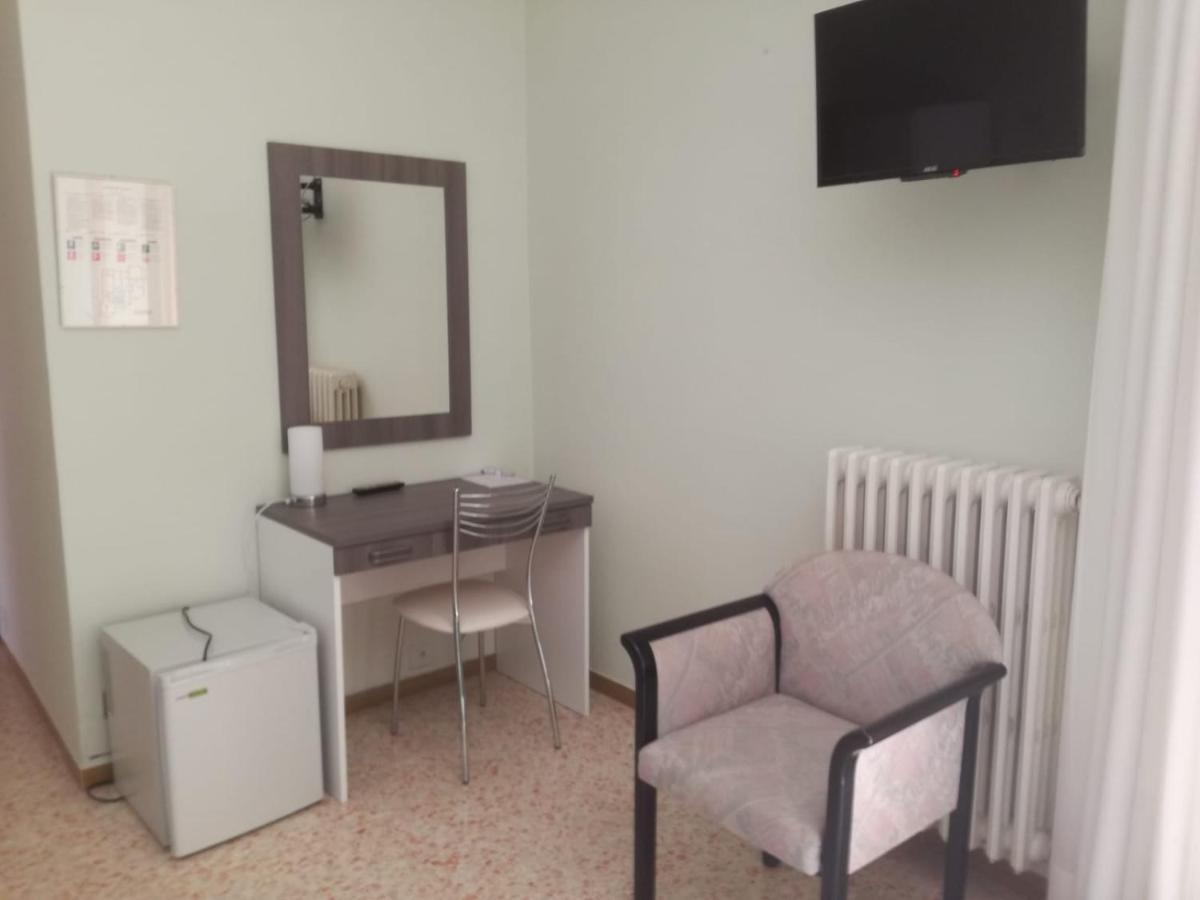 Hotel Saturno تْشيانشانو  تيرمي المظهر الخارجي الصورة