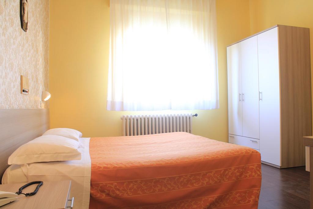 Hotel Saturno تْشيانشانو  تيرمي المظهر الخارجي الصورة