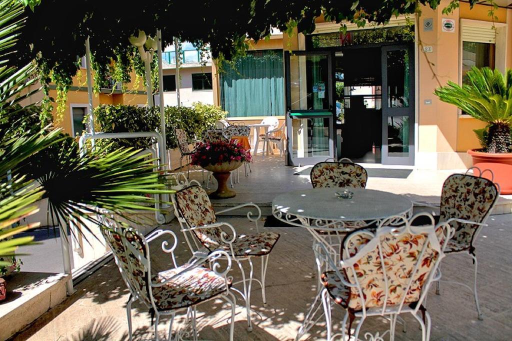 Hotel Saturno تْشيانشانو  تيرمي المظهر الخارجي الصورة
