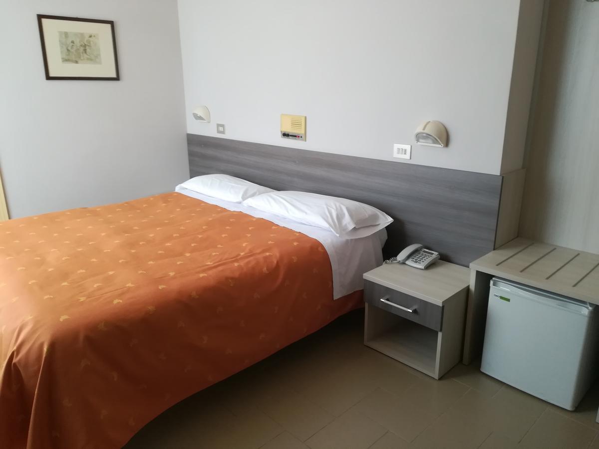 Hotel Saturno تْشيانشانو  تيرمي المظهر الخارجي الصورة