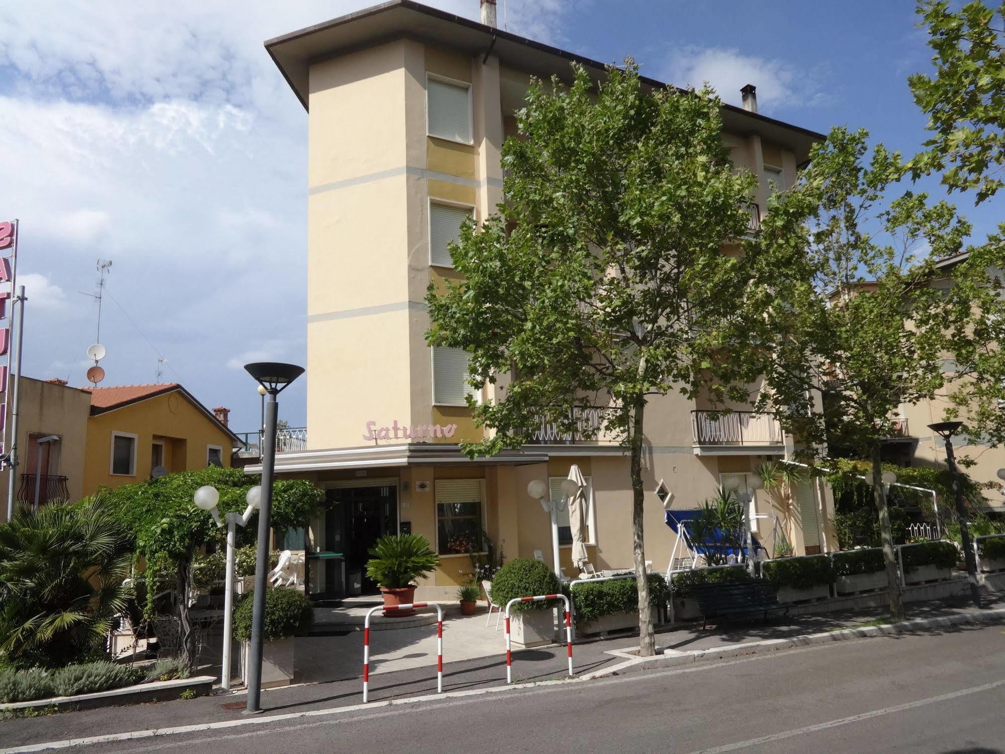 Hotel Saturno تْشيانشانو  تيرمي المظهر الخارجي الصورة