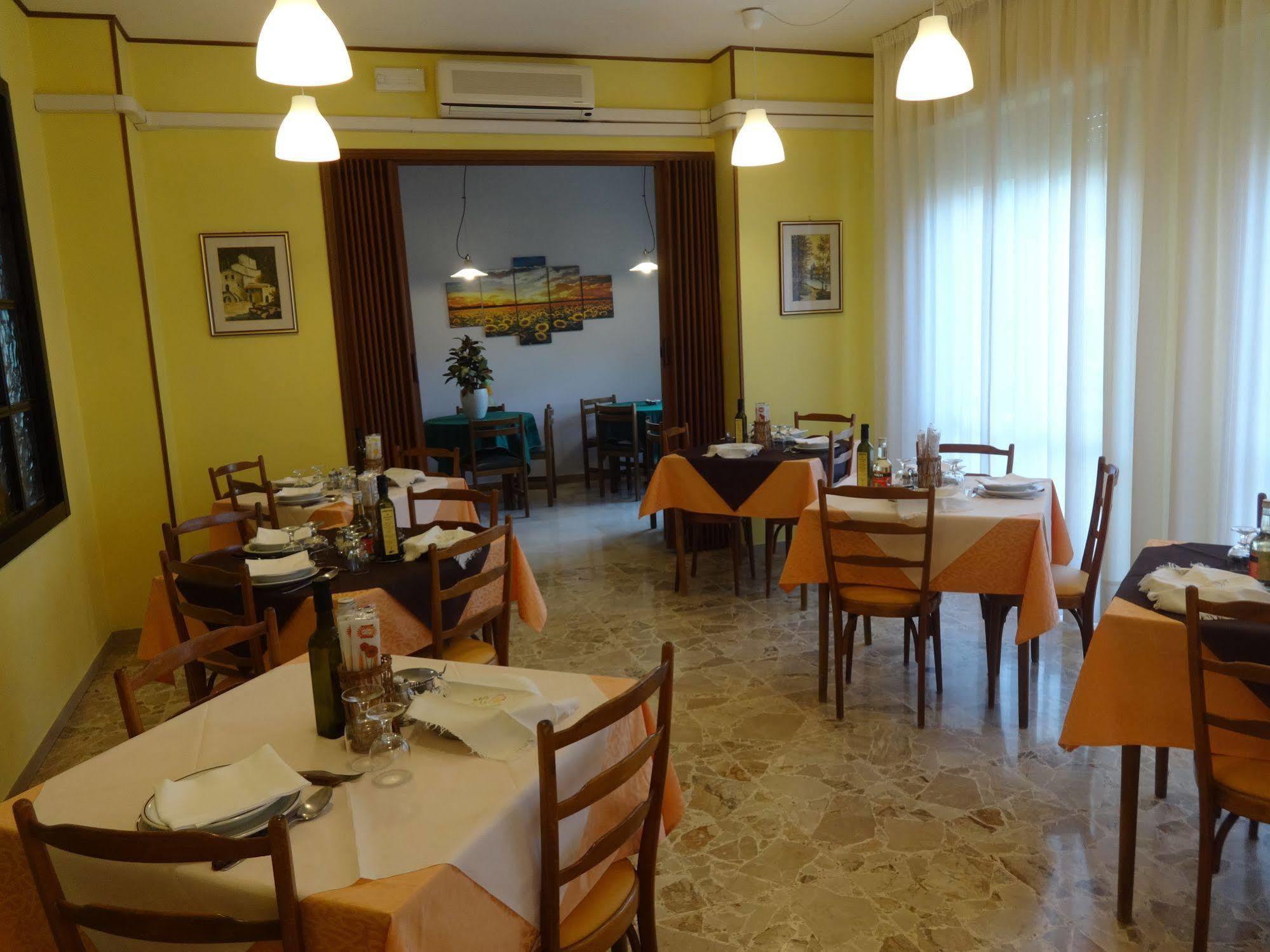 Hotel Saturno تْشيانشانو  تيرمي المظهر الخارجي الصورة
