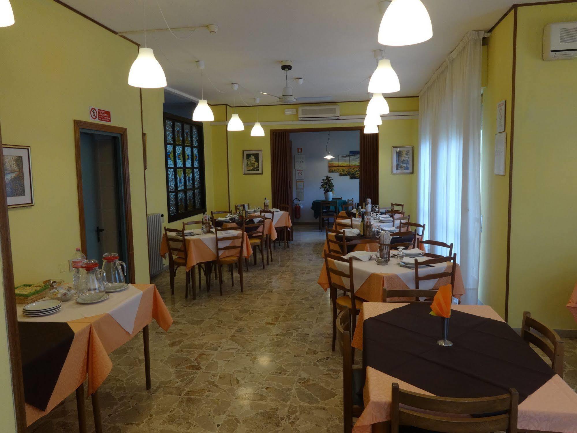Hotel Saturno تْشيانشانو  تيرمي المظهر الخارجي الصورة