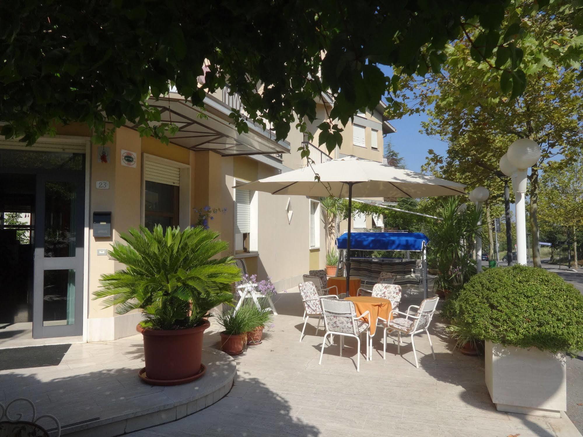 Hotel Saturno تْشيانشانو  تيرمي المظهر الخارجي الصورة