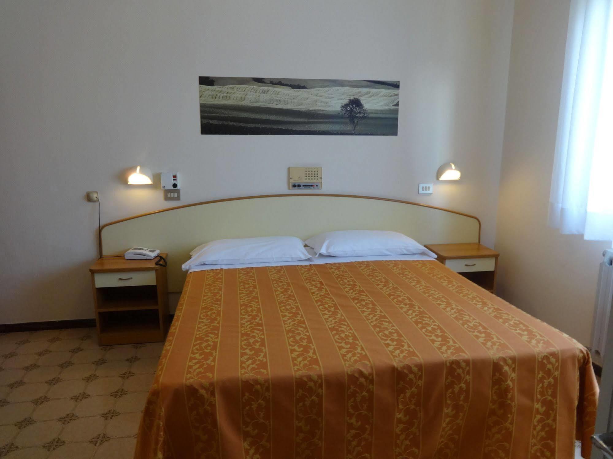 Hotel Saturno تْشيانشانو  تيرمي المظهر الخارجي الصورة