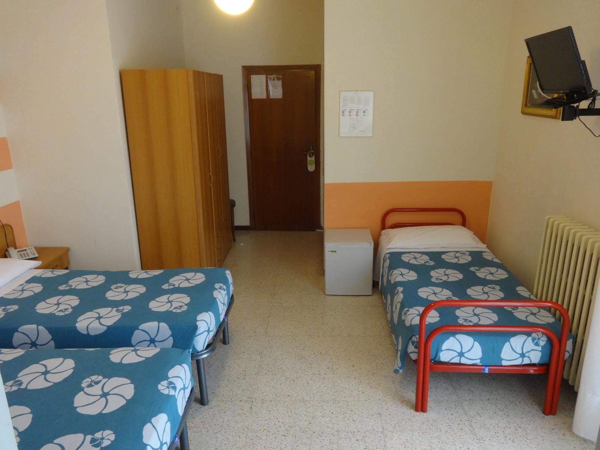 Hotel Saturno تْشيانشانو  تيرمي المظهر الخارجي الصورة