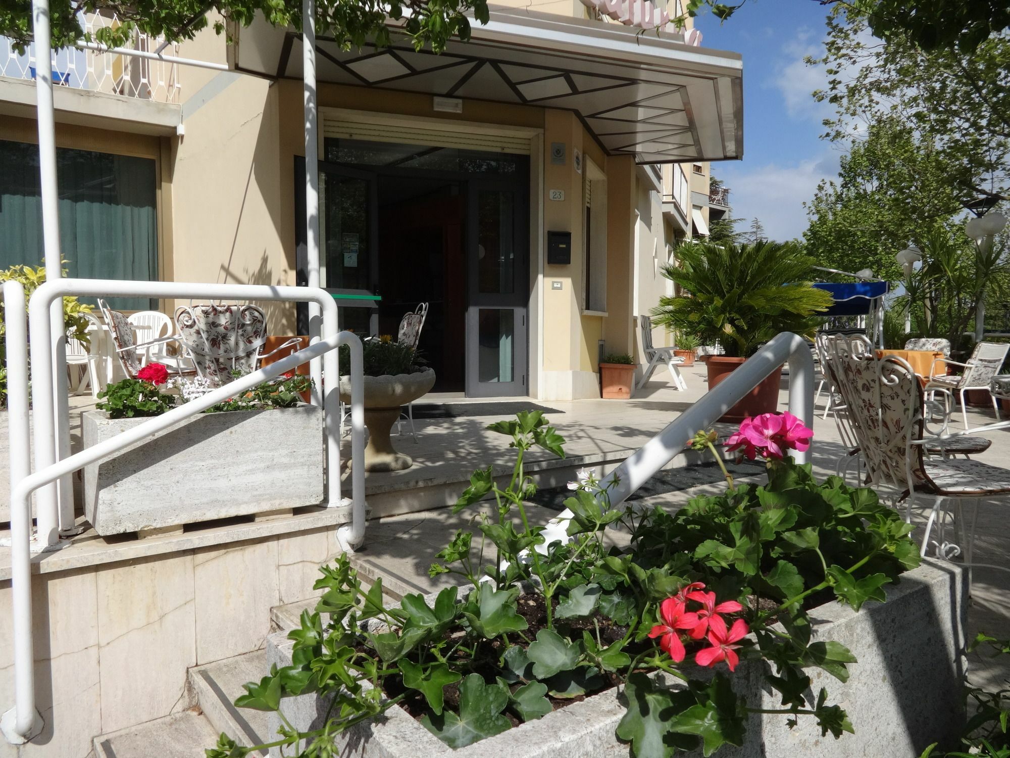 Hotel Saturno تْشيانشانو  تيرمي المظهر الخارجي الصورة